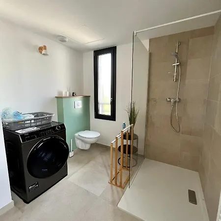 Climatise Neuf Au Calme, Proche Centre-ville, 4 Minutes En Voiture Et Commerces Apartment Calvi (Corsica)