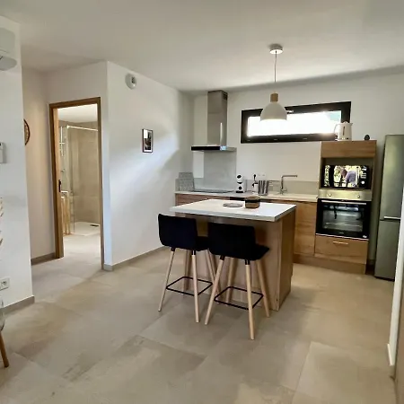 Apartment Climatise Neuf Au Calme, Proche Centre-ville, 4 Minutes En Voiture Et Commerces Calvi (Corsica)