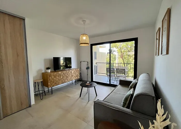 Climatise Neuf Au Calme, Proche Centre-ville, 4 Minutes En Voiture Et Commerces Daire